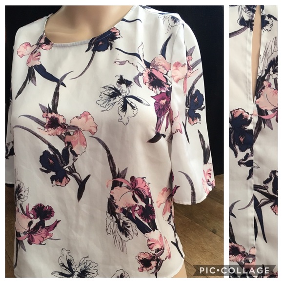 Chelsea28 Tops - Chelsea28 Gorgeous Cream/Mauve Orchid Print Blouse